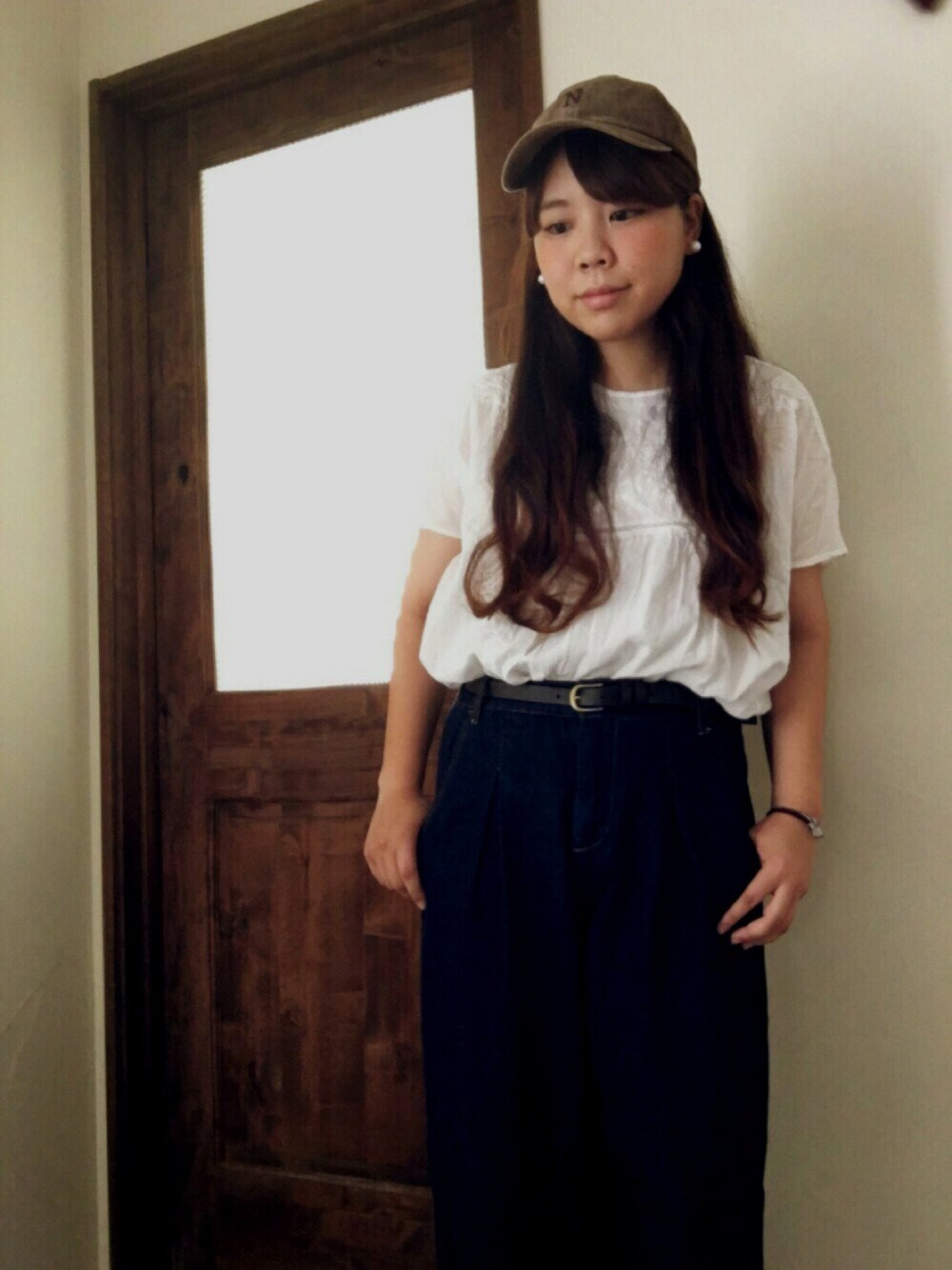 「シンプル、サンダル、キャップ、ニコアンド、スタジオクリップ、EDWIN、ラクチンコーデ、夏、オトナカジュアル、Tシャツ」｜「niko and...のアイテム（シャツ/ブラウス、ホワイト系）」を使った、ﾖｳｺ ｱﾔﾅさん（レディース・163cm）の夏コーディネートの1枚目の写真