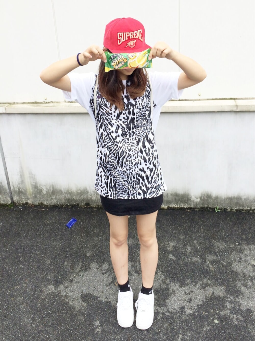 「スポーツミックス、カジュアル、キャップ、メッシュ、ラフ、タイトスカート、supreme、NIKE、スニーカー」｜「NIKEのアイテム（Tシャツ/カットソー、その他）」を使った、_さん（レディース・60cm）の夏コーディネートの1枚目の写真
