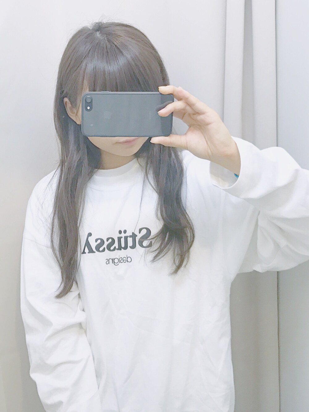 「オトナカジュアル、ラクチンコーデ、休日スタイル、simple、ホワイト、モノトーンコーデ、秋のコーデ、stussy、stussy women、ワンピース」｜「Stussy WomenのStussy Designs Big Dress（ドレス、ホワイト系）」を使った、_さん（レディース・50cm）の秋コーディネートの1枚目の写真