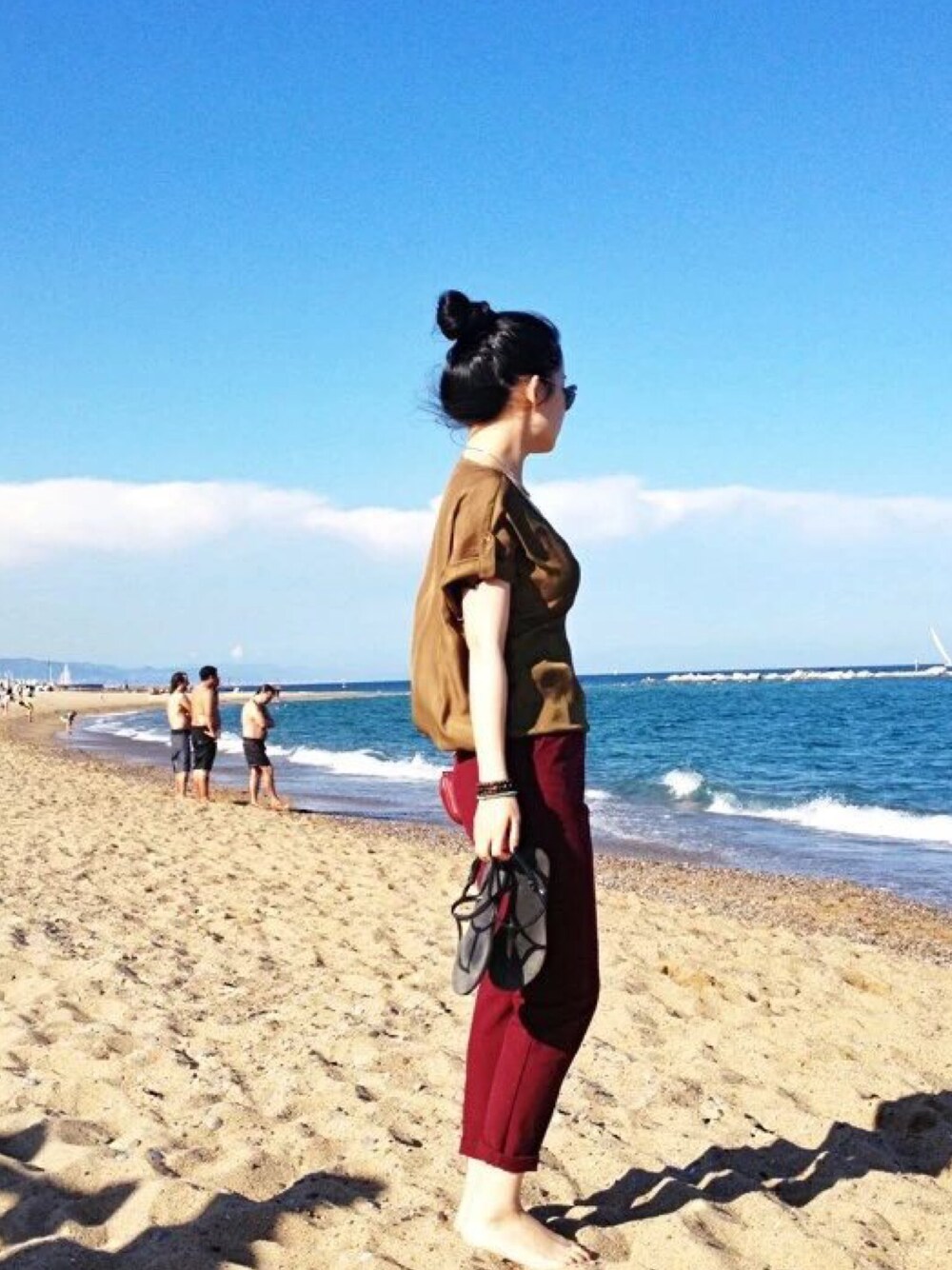 「@Barcelona」｜「MANGOのアイテム（Tシャツ/カットソー、ゴールド系）」を使った、Jinq 1017さん（レディース・163cm）の夏コーディネートの1枚目の写真