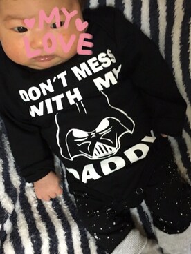 「アイテム（ロンパース、ブラック系）」を使った、めめたんさん（キッズ・50cm）の春コーディネート