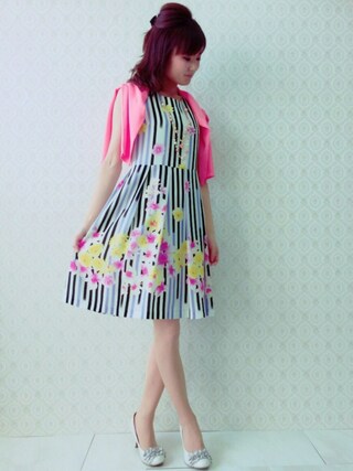 eiko使用「Rose Tiara（フラワーモチーフカラーパールネックレス【大きいサイズ対応】）」的時尚穿搭