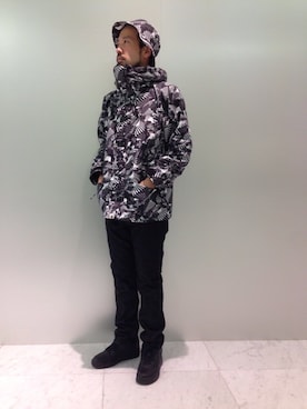 「ブラック×ホワイト」｜「アイテム（ナイロンジャケット）」を使った、西村 貴大さん（メンズ・173cm）の冬コーディネート