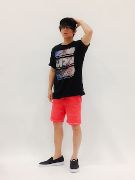 「赤ショーツ」｜Tomoさん（メンズ・167cm）の春コーディネート