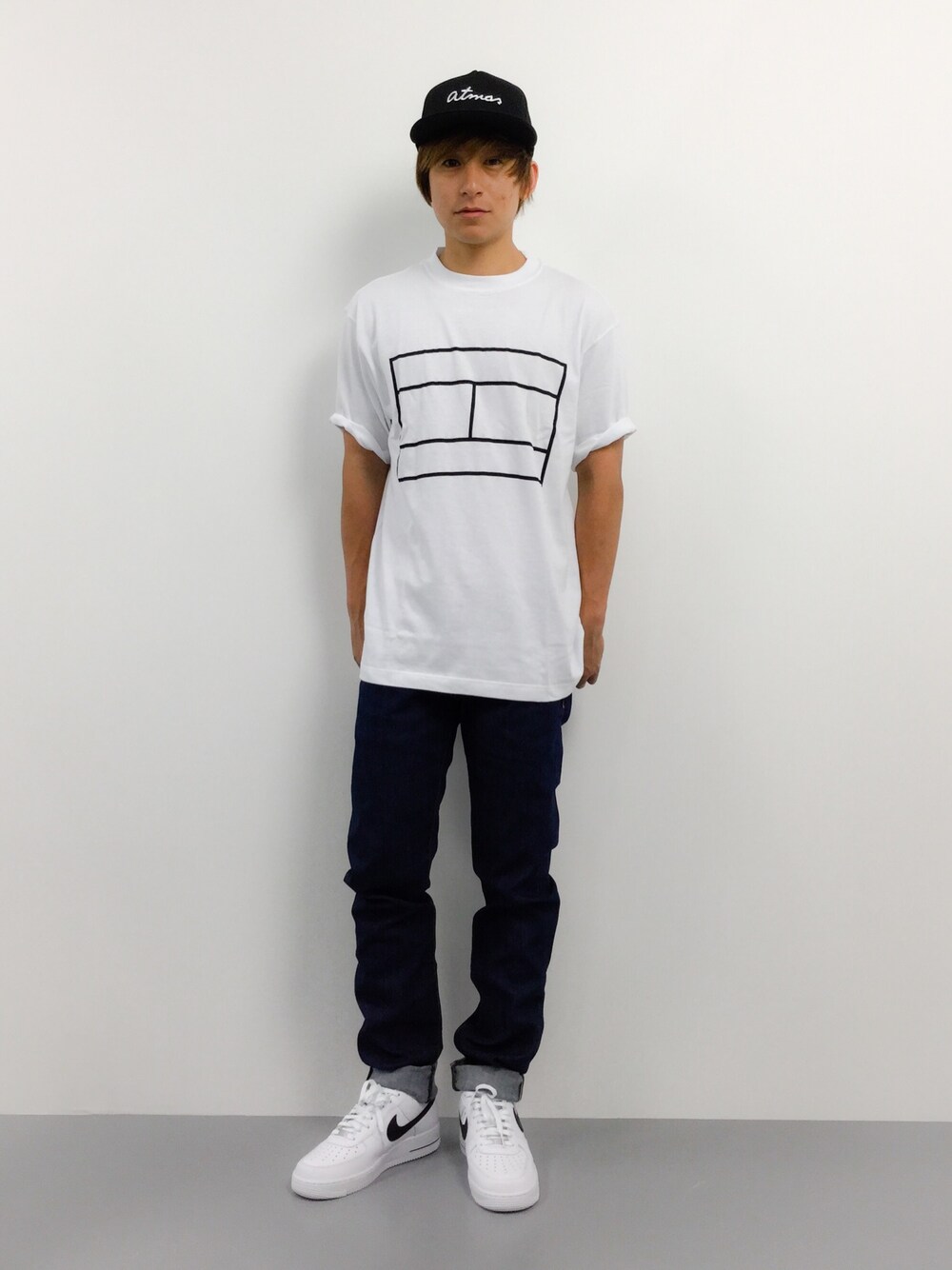 「スニーカーコーデ、デニムパンツ、ナイキスニーカー、シンプルコーデ、エアフォースワン」｜「MONKEY TIMEの＜TOMMY HILFIGER DENIM＞×＜monkey time＞∴ CLEAR FLAG T/Tシャツ （Tシャツ/カットソー、ホワイト系）」を使った、Tomoさん（メンズ・167cm）の夏コーディネートの1枚目の写真