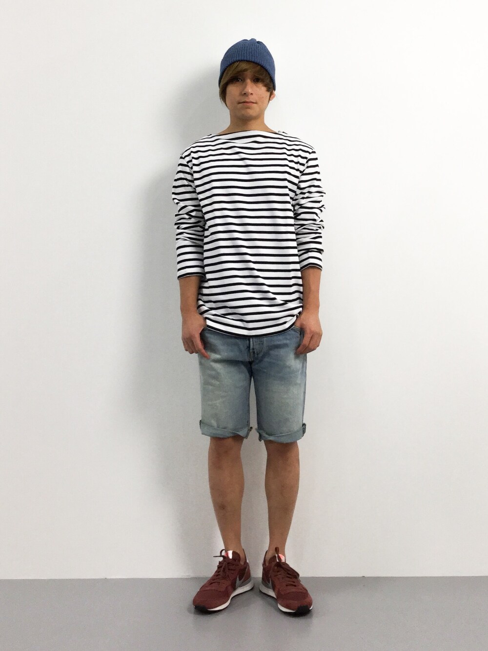 「ボーダー、シンプル、夏、リーバイス、ニットキャップ」｜「ORCIVALの＜ORCIVAL＞ BASQUE BORDER/カットソー§（Tシャツ/カットソー、ホワイト系）」を使った、Tomoさん（メンズ・167cm）の夏コーディネートの1枚目の写真