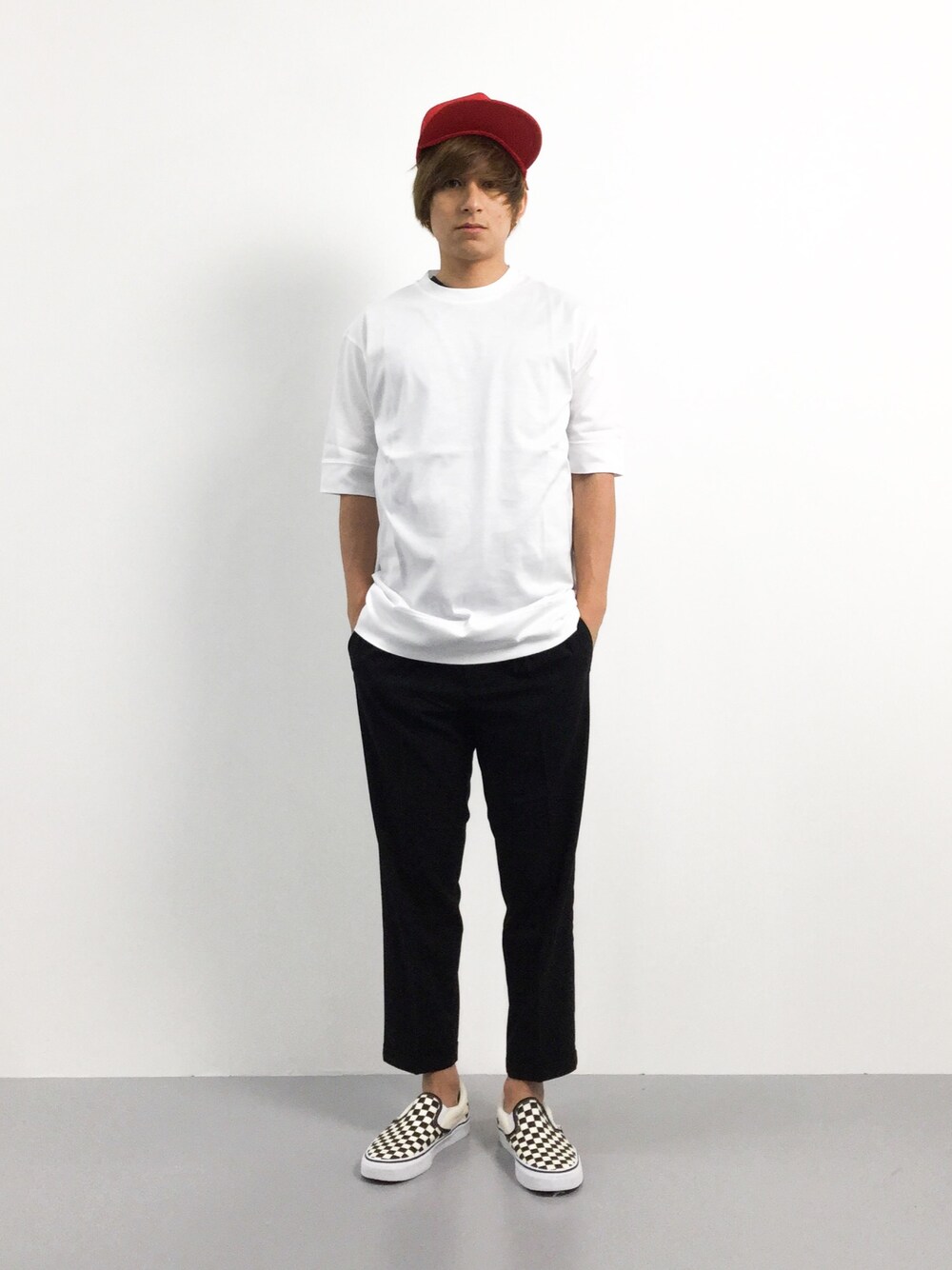 「夏、スリッポン、スポーツmix、モード、ZOZO夏セール2015、チェッカーボード」｜「EN ROUTEのENR シルケットTシャツ（Tシャツ/カットソー、ホワイト系）」を使った、Tomoさん（メンズ・167cm）の夏コーディネートの1枚目の写真