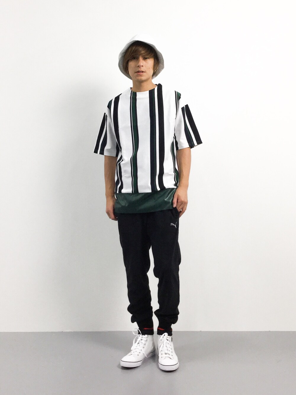 「夏、スポーツミックス、PUMA、ENROUTE_TOKYO、ZOZO夏セール2015」｜「EN ROUTEのENR シルケットストライプ プルオーバー（Tシャツ/カットソー、ホワイト系）」を使った、Tomoさん（メンズ・167cm）の夏コーディネートの1枚目の写真