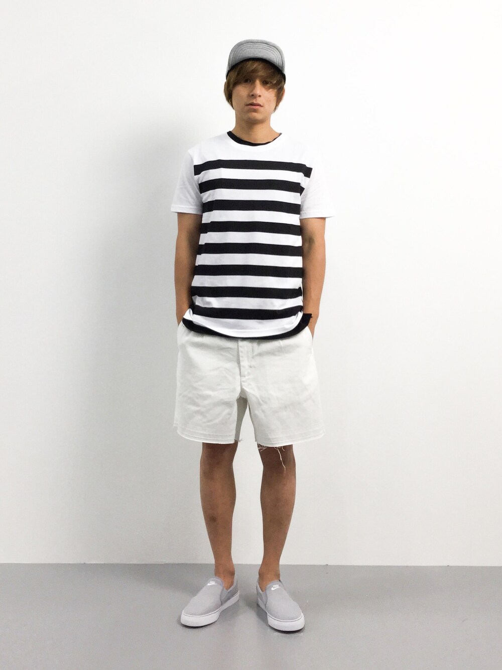 「スニーカー、ボーダー、シンプル、夏、ZOZO、スリッポン、ZOZO夏セール2015」｜「JOURNAL STANDARDのデオクイックフトボーダーTシャツ ##（Tシャツ/カットソー、ブラック系）」を使った、Tomoさん（メンズ・167cm）の夏コーディネートの1枚目の写真