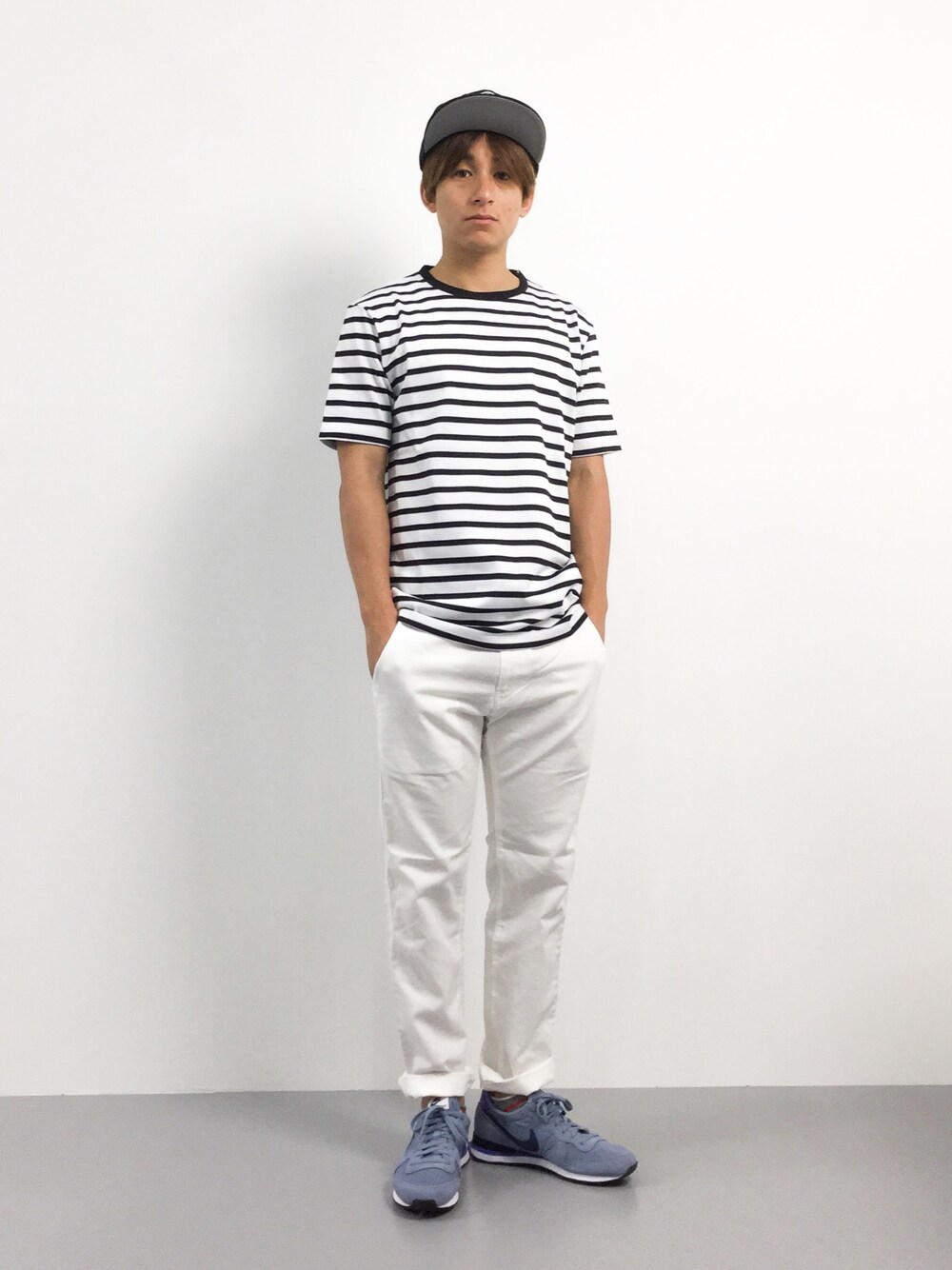 「スニーカー、シンプル、夏、スニーカーコーデ、ZOZO夏セール2015」｜「UNITED TOKYOの【JAPAN MADE】ワイドボーダーTEE（Tシャツ/カットソー、ホワイト系）」を使った、Tomoさん（メンズ・167cm）の夏コーディネートの1枚目の写真