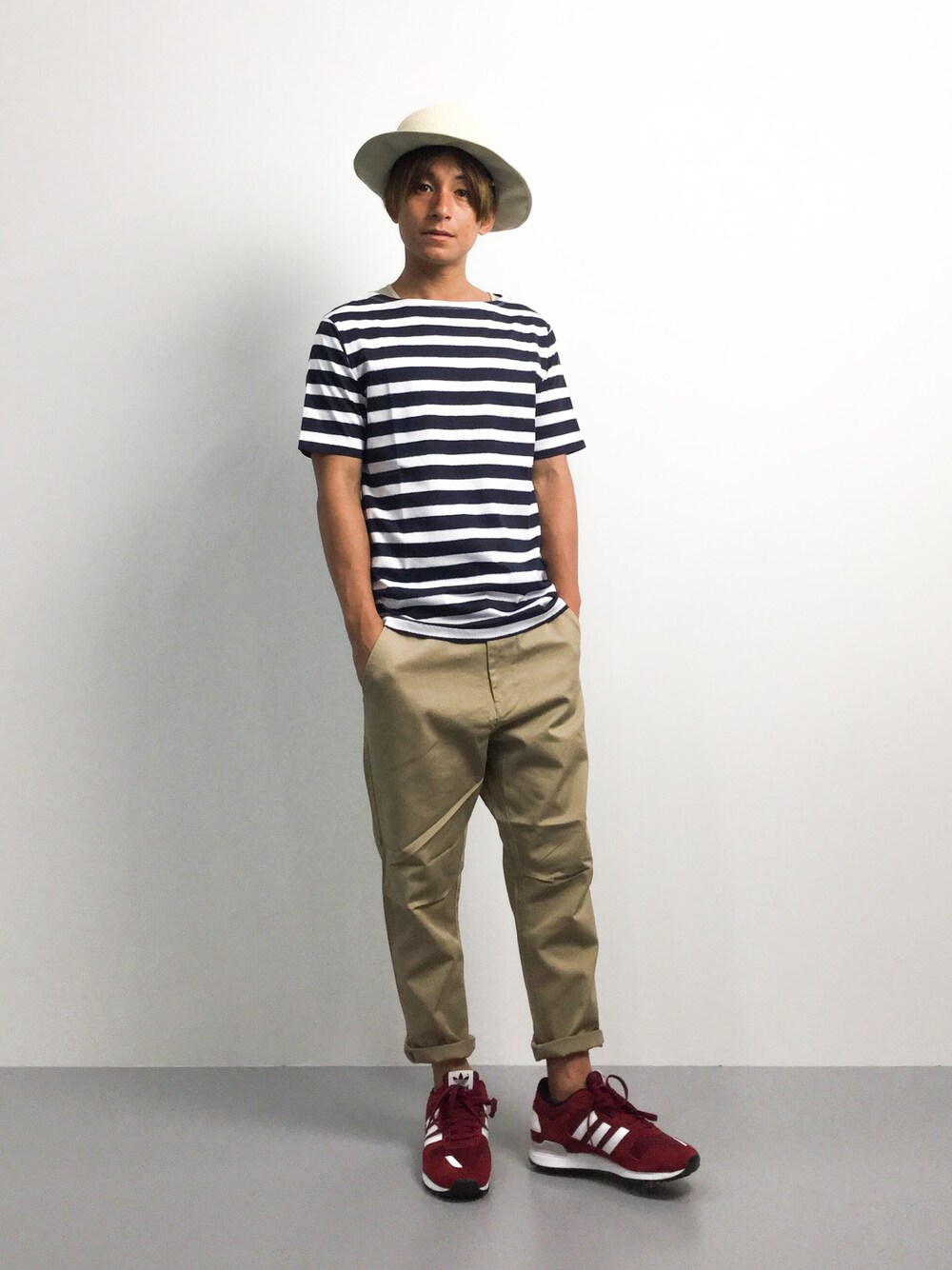 「スニーカー、夏、スニーカーコーデ、シンプルコーデ、ZOZO夏セール2015」｜「BEAUTY&YOUTH UNITED ARROWSのBY ミスト ボーダー ボートネック Tシャツ（Tシャツ/カットソー、ブルー系）」を使った、Tomoさん（メンズ・167cm）の夏コーディネートの1枚目の写真