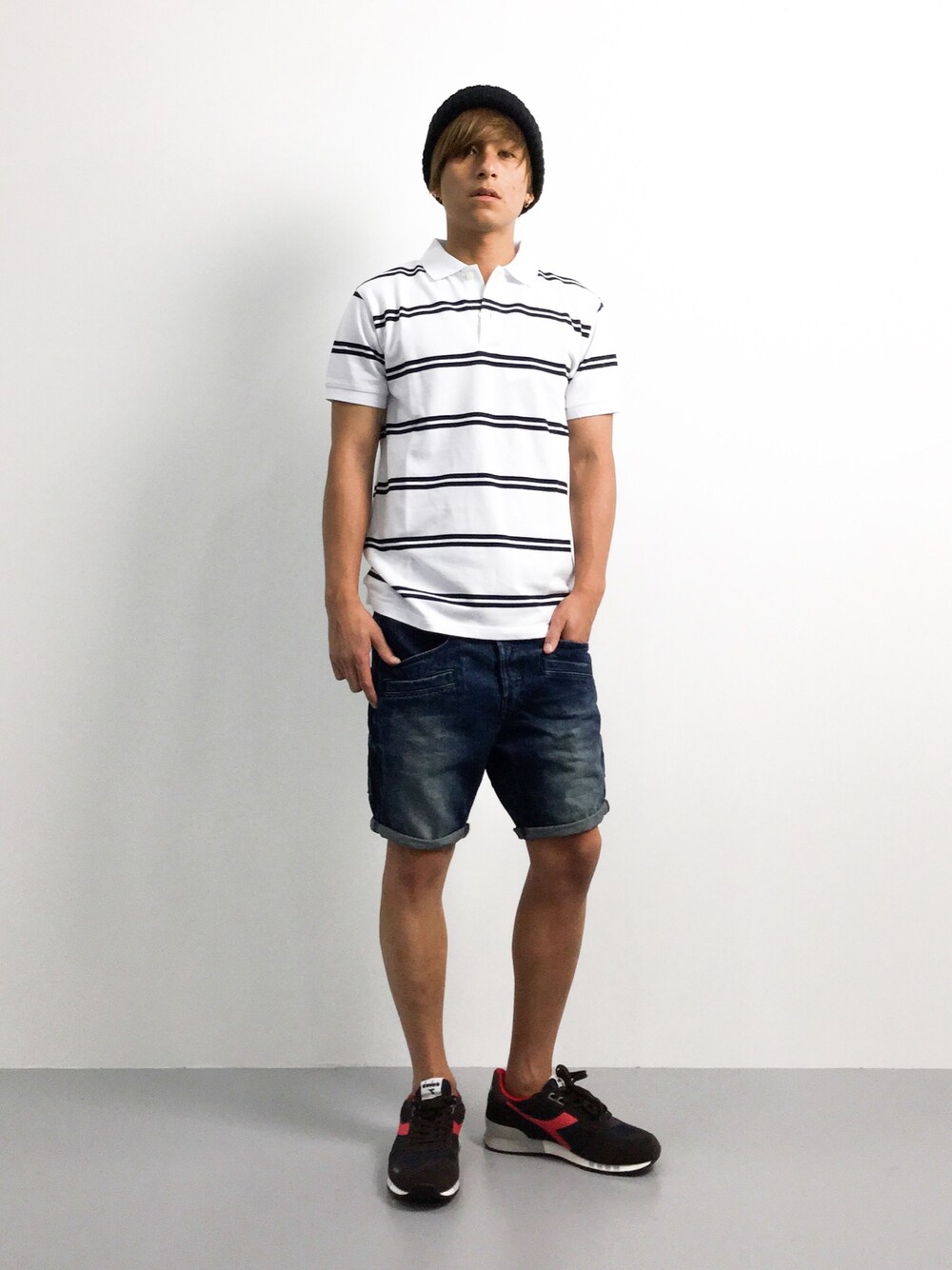 「summer、simple、border、polo shirts、knitwear、knitcap」｜「URBAN RESEARCH DOORS MENSのDOORS Wボーダー鹿の子Polo（ポロシャツ、ホワイト系）」を使った、Tomoさん（メンズ・167cm）の夏コーディネートの1枚目の写真
