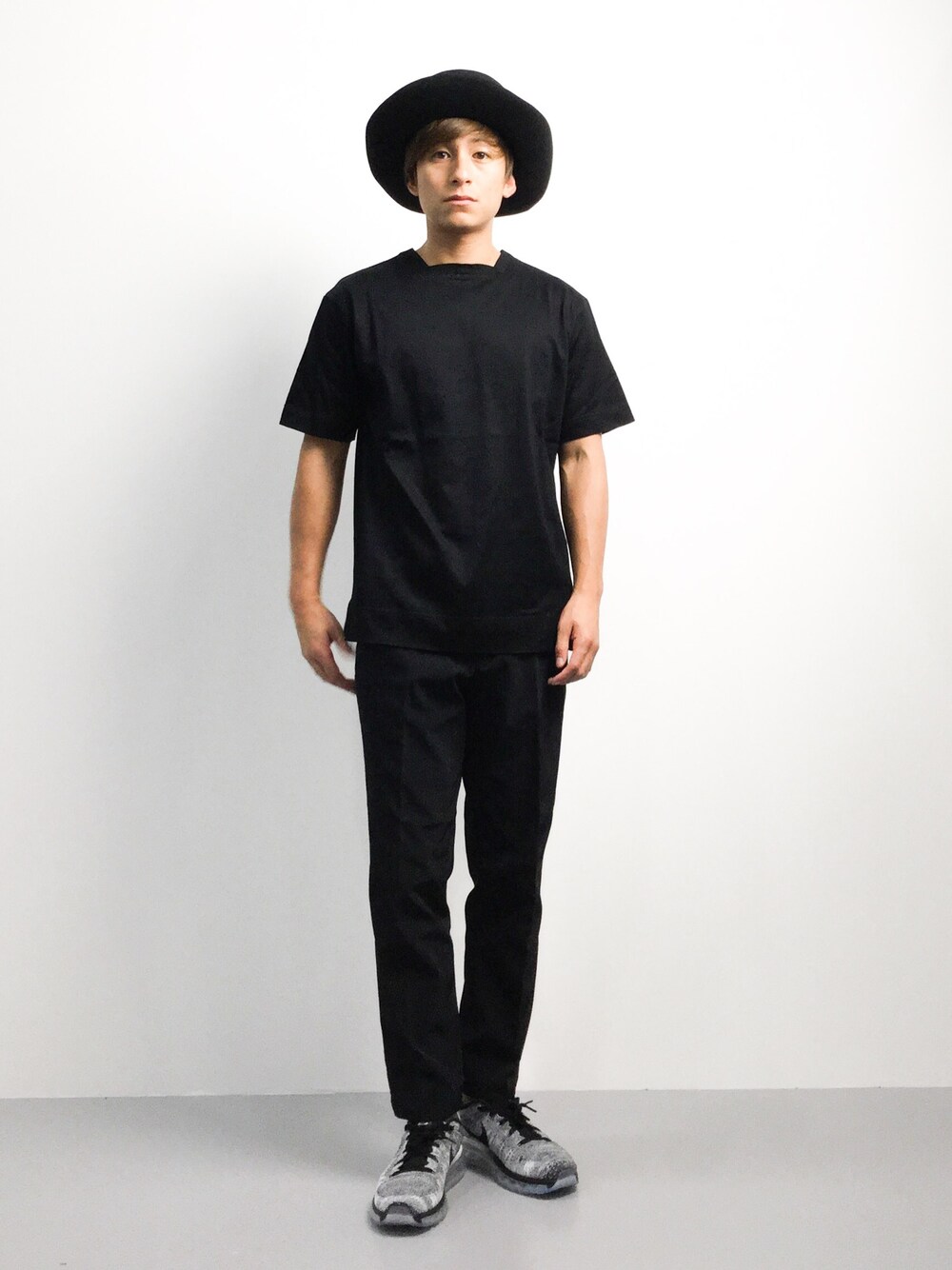 「カジュアル、ブラック、ハット、フライニット、エアマックス、秋」｜「EN ROUTEのKIJIMA TAKAYUKI(キジマタカユキ) ROPE HAT（ハット、ブラック系）」を使った、Tomoさん（メンズ・167cm）の秋コーディネートの1枚目の写真