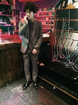 「JOHN LAWRENCE SULLIVAN（ジョンローレンスサリバン）のアイテム（スラックス）」を使った、CANNABIS TOGAさん（メンズ・170cm）の冬コーディネート