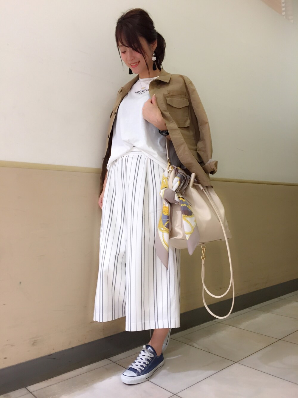 「JEANASISのアイテム（ミリタリージャケット、ベージュ系）」を使った、osumiさん（レディース・164cm）の春コーディネートの1枚目の写真