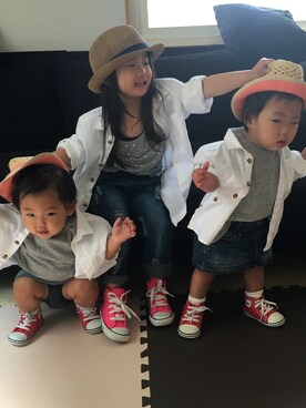 「H&M（エイチ・アンド・エム）のアイテム（シャツ/ブラウス、ホワイト系）」を使った、イチ。ニコ。ノアネ。さん（キッズ・100cm）の春コーディネート