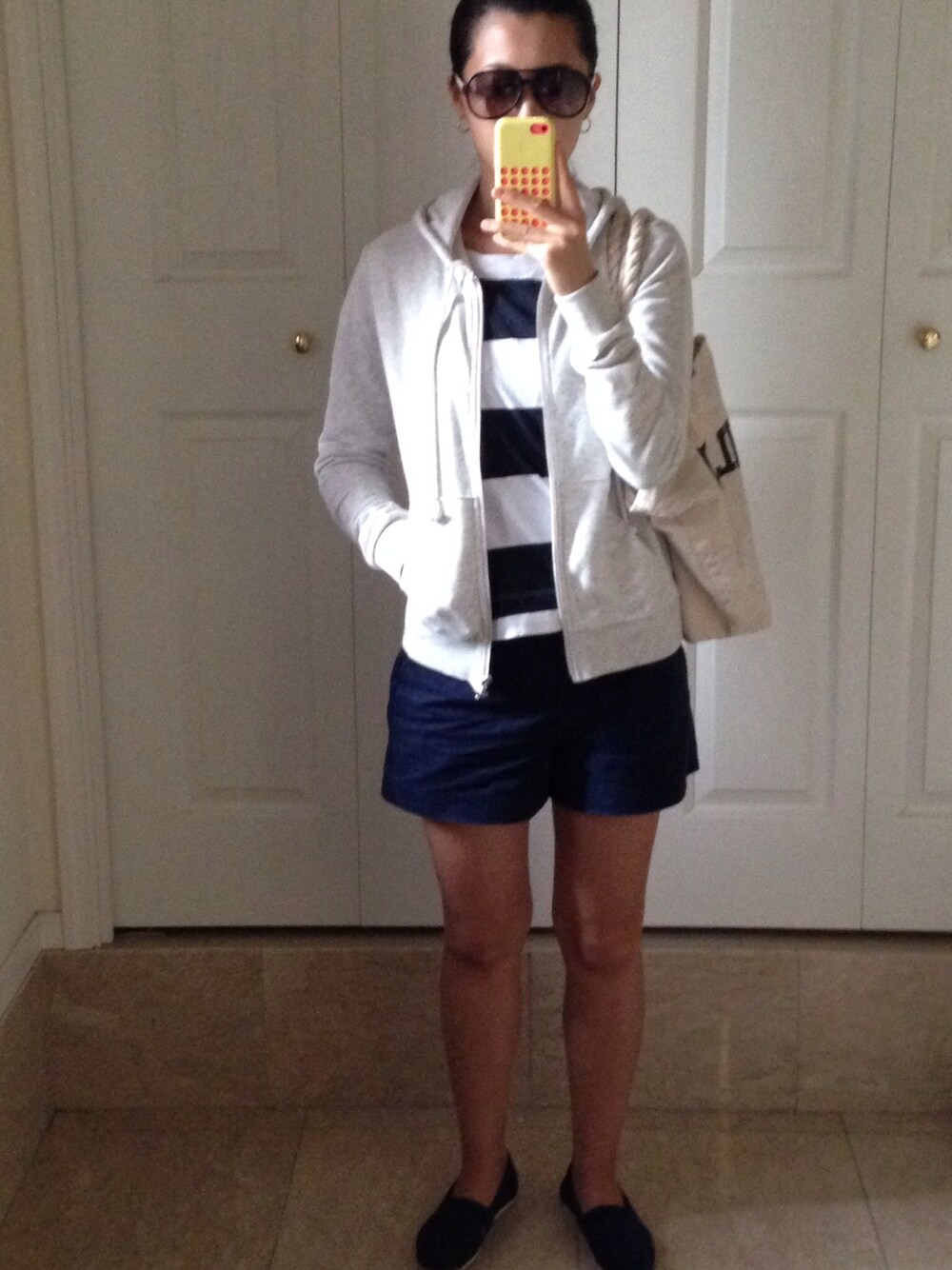 「GAP、BANANA REPUBLIC、H&M、toms、ボーダートップス」｜「Banana Republicのアイテム（Tシャツ/カットソー、ホワイト系）」を使った、まゅさん（レディース・162cm）の夏コーディネートの1枚目の写真