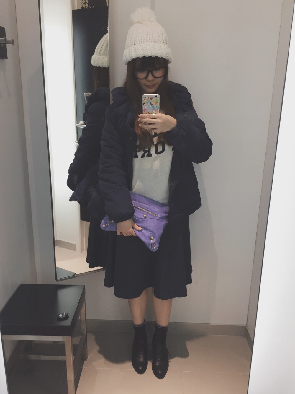 「H&M、LOWRYS FARM、BALENCIAGA、WEARBOOKエントリー、ootd、daily look、Hong Kong、girl」｜「LOWRYS FARMの7ゲージアソートロゴプルオーバーロングスリーブ　554921（ニット/セーター、ホワイト系）」を使った、Samanthaさん（レディース・158cm）の冬コーディネートの1枚目の写真