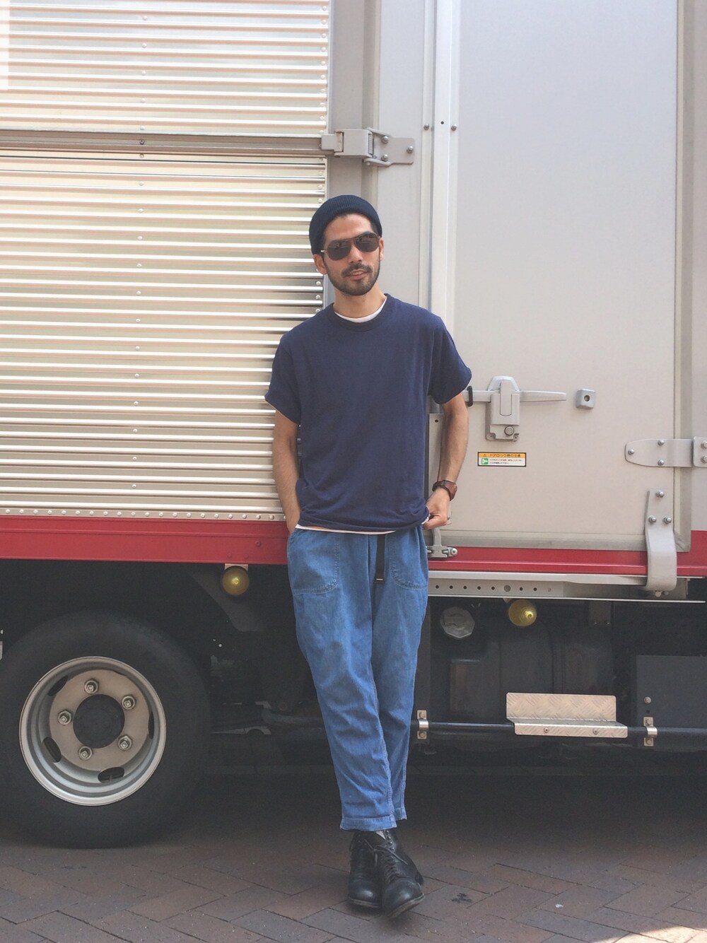 「夏コーデ、トラック野郎、オトナカジュアル、denim、カジュアル」｜「VINTAGEのアイテム（Tシャツ/カットソー、ブルー系）」を使った、Yodaさん（メンズ・175cm）の夏コーディネートの1枚目の写真
