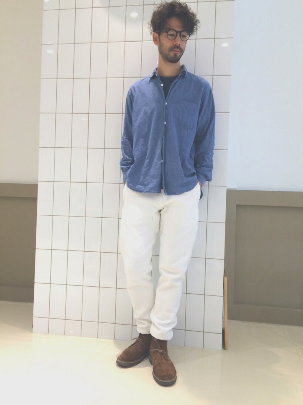 「オトナカジュアル、シンプル、秋のコーデ、スウェット、スウェットパンツ、COMOLI」｜「COMOLIのCOMOLI SH（シャツ/ブラウス、ブルー系）」を使った、Yodaさん（メンズ・175cm）の秋コーディネートの1枚目の写真