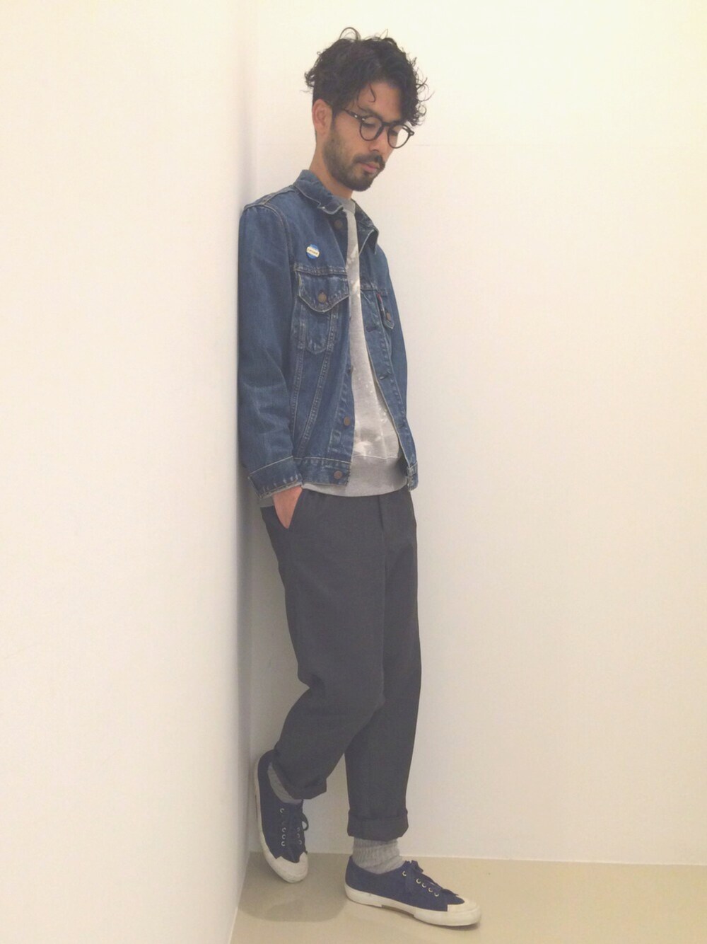 「カジュアルコーデ、オトナカジュアル、ootd、シンプルコーデ、Gジャン、Levis」｜「Buzz Rickson'sの◇BUZZ RICKSON'S×BEAMS / 別注 ブリーチ スウェットシャツ（スウェット、グレー系）」を使った、Yodaさん（メンズ・175cm）の秋コーディネートの1枚目の写真