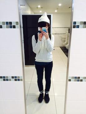 「白ニット、黒リュック」｜「アイテム（帽子）」を使った、Yukiさん（メンズ・167cm）の秋コーディネート