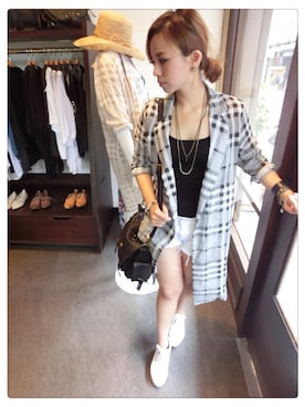 雷妮愛麗さんのコーディネート