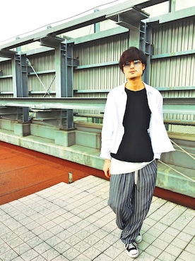 「lot holon（ロットホロン）のアイテム（その他パンツ）」を使った、KOU SUEMATSUさん（メンズ・172cm）の春コーディネート