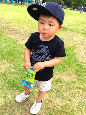 「CHUBBYGANG（チャビーギャング）のアイテム（Tシャツ/カットソー、ブラック系）」を使った、いっちゃんさん（キッズ・90cm）の春コーディネート