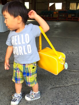 「GAP（ギャップ）のアイテム（Tシャツ/カットソー、グレー系）」を使った、いっちゃんさん（キッズ・90cm）の春コーディネート