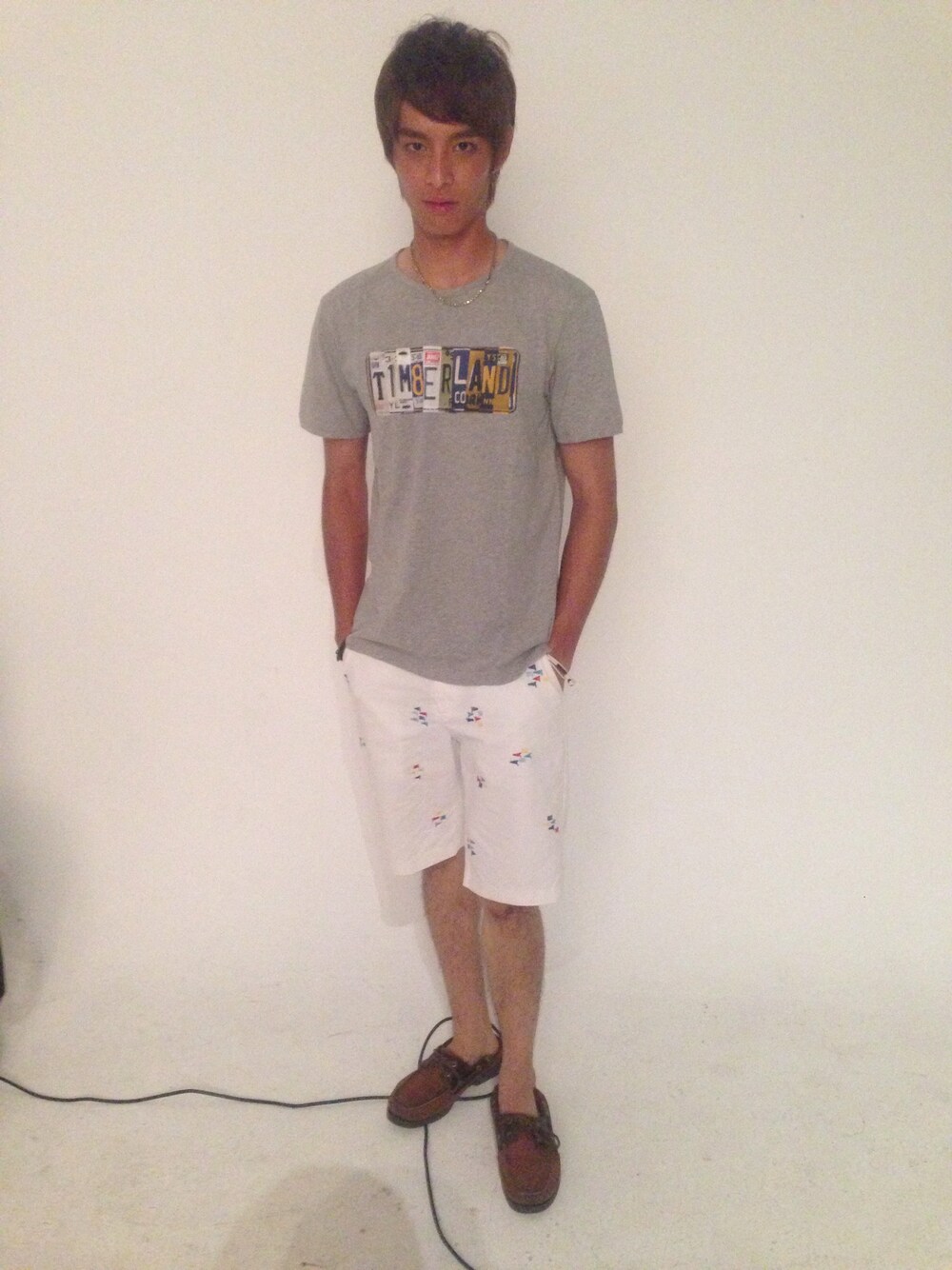 「アイテム（その他パンツ、ホワイト系）」を使った、曹佑寧さん（メンズ・180cm）の夏コーディネートの1枚目の写真