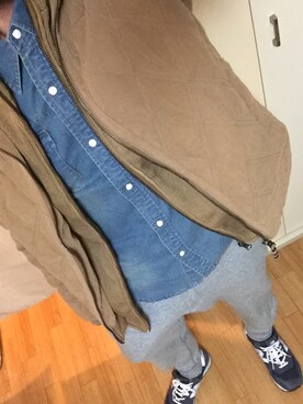 「GLOBAL WORK（グローバルワーク）のアイテム（シャツ/ブラウス、ブルー系）」を使った、コタロウさん（メンズ）の冬コーディネート