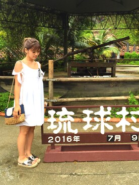 「沖縄」｜「アイテム（クラッチバッグ）」を使った、CHIHARUさん（レディース・158cm）の夏コーディネート