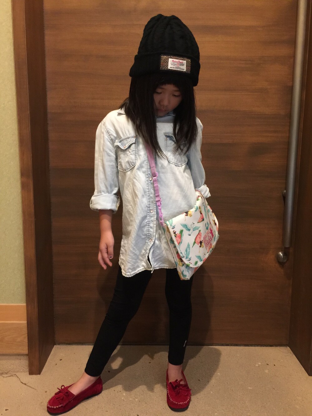 「しまむら×ハリスツイード、西松屋モカシン、ザラキッズ」｜「ZARA KIDSのアイテム（シャツ/ブラウス、ブルー系）」を使った、yukari57799さん（キッズ・120cm）の秋コーディネートの1枚目の写真