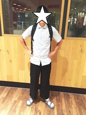 「黒リュック」｜「アイテム（サンダル）」を使った、localさん（メンズ・174cm）の秋コーディネート