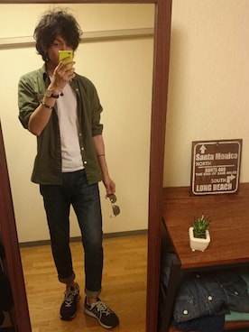 「カーキシャツ」｜「アイテム（その他雑貨）」を使った、syuhiroさん（メンズ・175cm）の春コーディネート