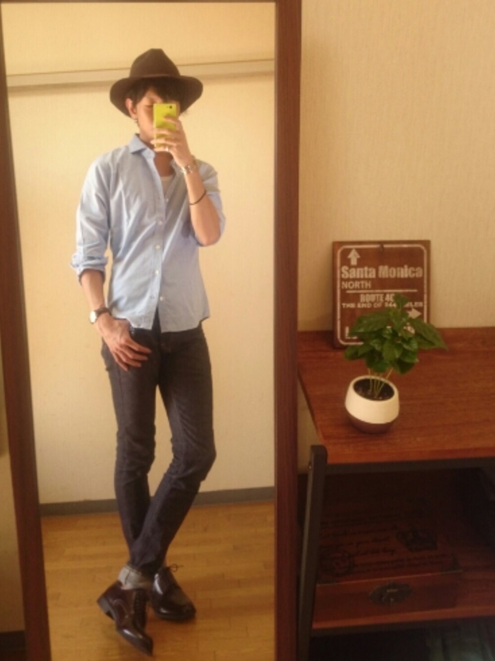 「シャツスタイル、ハット、Daniel Wellington、nano・universe、さわやか男子になりたい」｜「green label relaxingのBC LTHER 5EYE P-TOE シューズ（その他シューズ、ブラウン系）」を使った、syuhiroさん（メンズ・175cm）の秋コーディネートの1枚目の写真