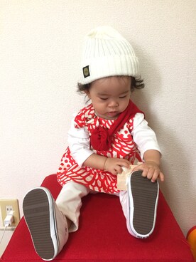 「アイテム（チュニック、レッド系）」を使った、小依さん（キッズ・70cm）の秋コーディネート