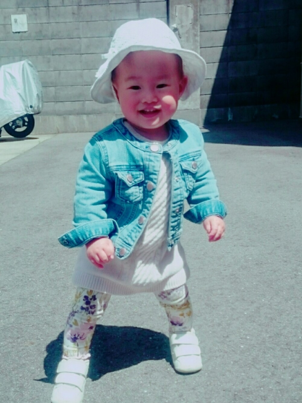 「春コーデ、キッズファッション、デニム、1歳、女の子」｜「OLD NAVYのアイテム（デニムジャケット、ブルー系）」を使った、なち。さん（キッズ・70cm）の春コーディネートの1枚目の写真