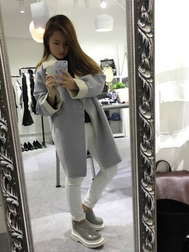 「Jeffrey Campbell（ジェフリーキャンベル）のアイテム（モカシン/デッキシューズ）」を使った、Kelly Lauさん（レディース・155cm）の冬コーディネート