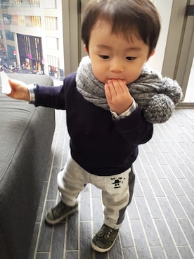 「babyGAP（babyGAP）のアイテム（シューズ）」を使った、takuさん（キッズ・70cm）の秋コーディネート
