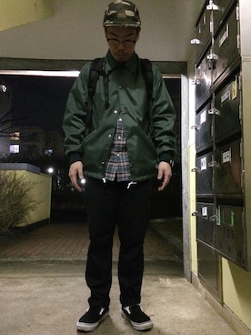 「アイテム（ナイロンジャケット、グリーン系）」を使った、Shinji Aokiさん（メンズ・177cm）の冬コーディネート