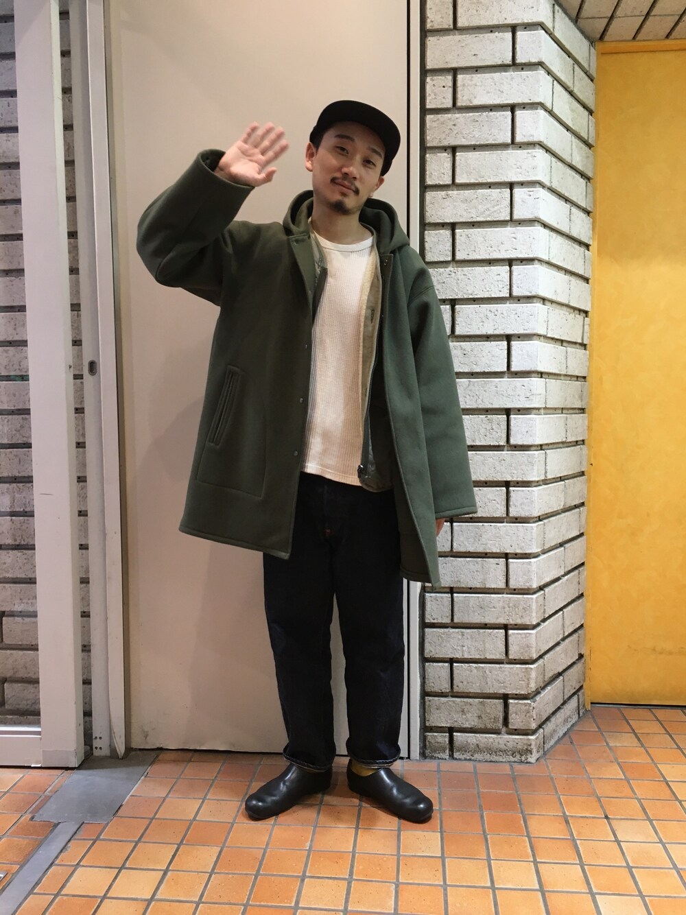 AURALEEのミリタリージャケットを使った人気ファッション