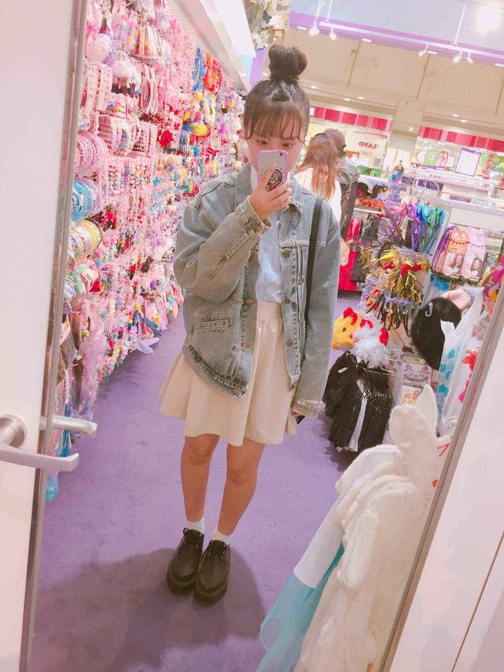 「デニムジャケット」｜「H&Mのアイテム（デニムジャケット、ブルー系）」を使った、모에네さん（レディース・156cm）の秋コーディネートの1枚目の写真