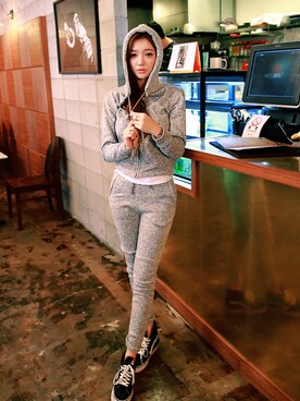 「chuu（チュー）のアイテム（パーカー）」を使った、mossbeanさん（レディース・165cm）の秋コーディネート