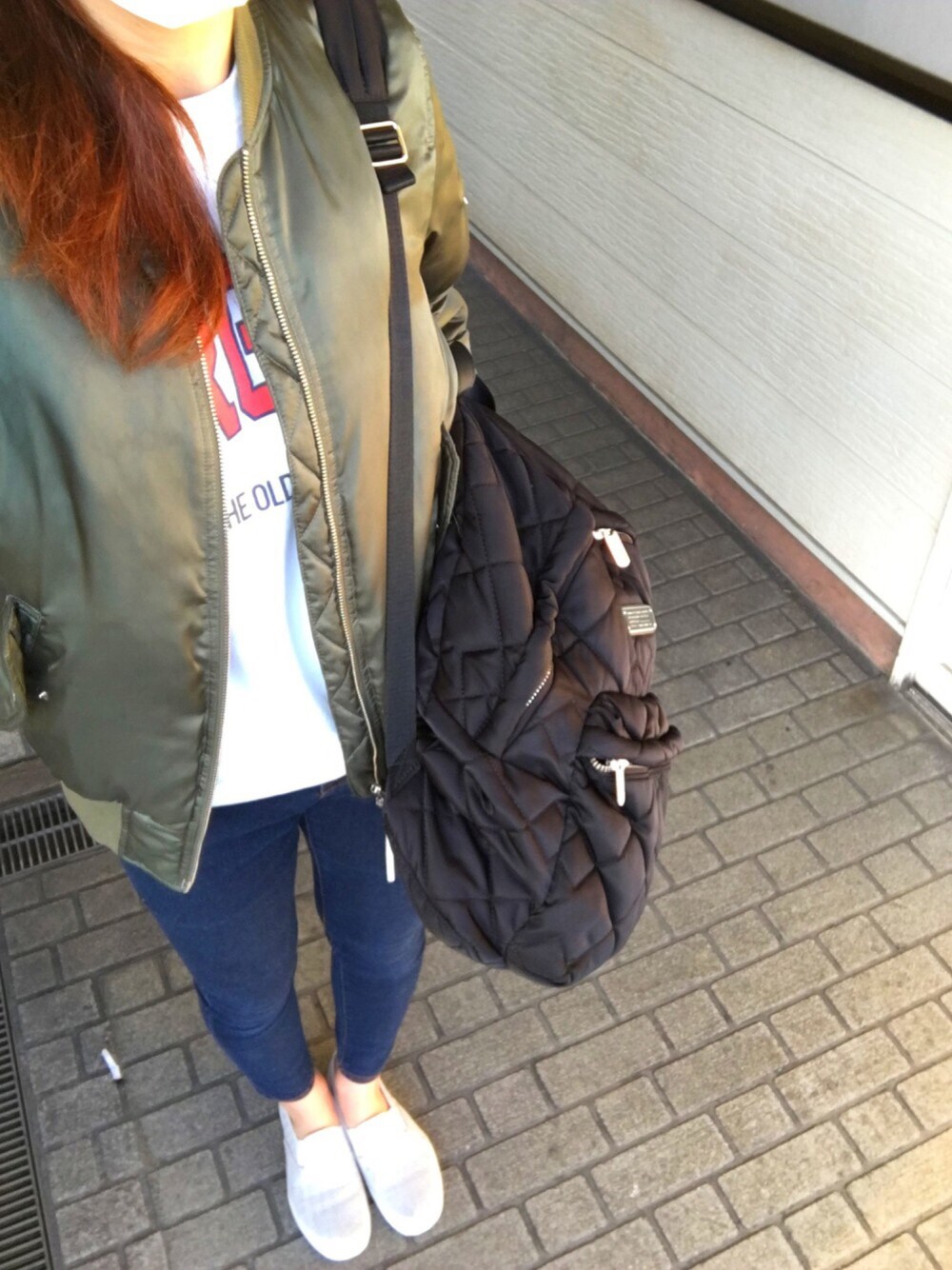 「ootd、ラフ、adidas originals、MA-1、トレーナー、Ungrid、デニム、スリッポン、リュック、春コーデ」｜「Marc by Marc JacobsのCROSBY QUILT_BACKPACK（バックパック/リュック、ブラック系）」を使った、riysaさん（レディース・167cm）の春コーディネートの1枚目の写真