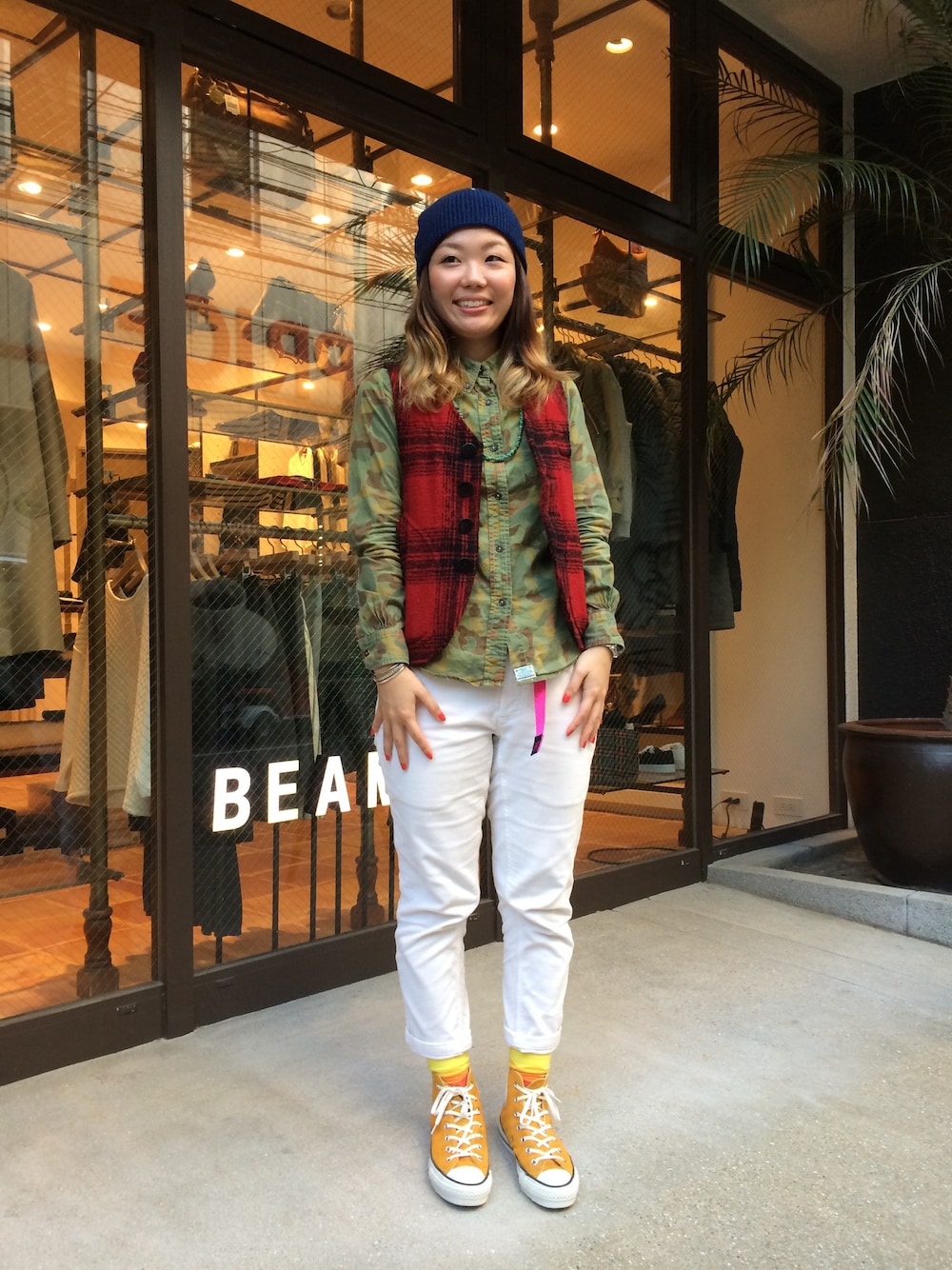 「カモフラ」｜「BEAMS BOYの【GRAMICCI / コーデュロイ クロップドパンツ SPECIAL】☆（その他パンツ、ホワイト系）」を使った、mizuki matsumotoさん（レディース・161cm）の秋コーディネートの1枚目の写真