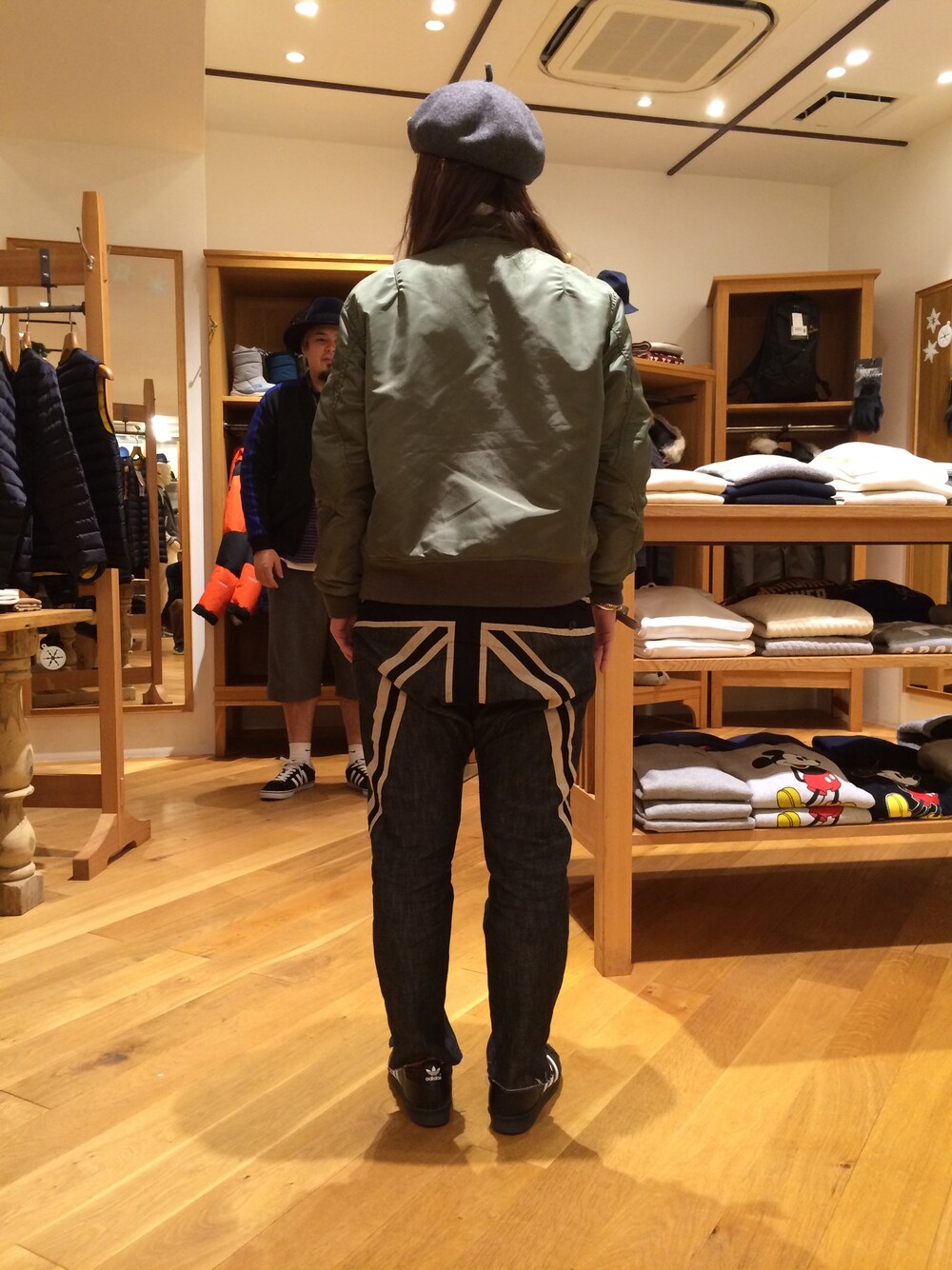 「BEAMS、BEAMS BOY」｜「BEAMS BOYのadidas Originals for BEAMS / SUPER STAR 80s SPECIAL（スニーカー、ブラック系）」を使った、mizuki matsumotoさん（レディース・161cm）の冬コーディネートの1枚目の写真