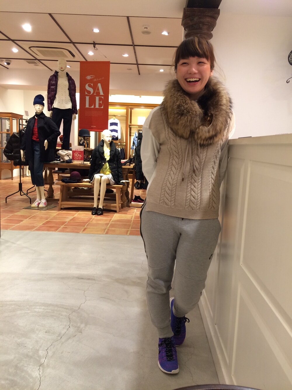 「ナイキ、NIKE、BEAMS BOY」｜「BEAMSのNIKE / ナイキ テック フリース カフ（その他パンツ、グレー系）」を使った、mizuki matsumotoさん（レディース・161cm）の冬コーディネートの1枚目の写真