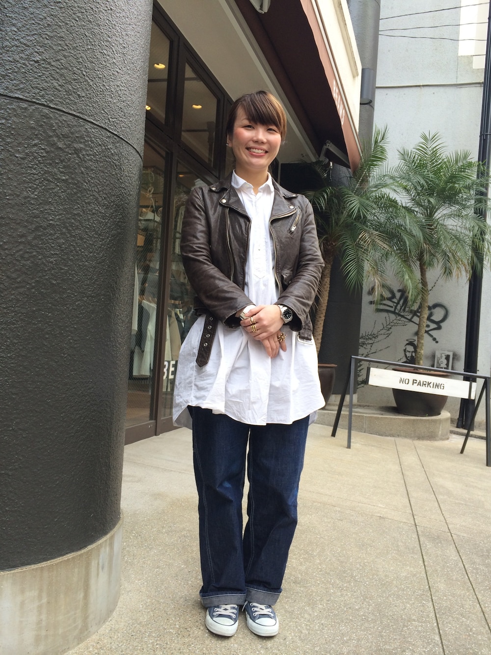 「襟付きワンピース、iliann loeb、BEAMS BOY、beautiful people」｜「beautiful peopleのアイテム（ライダースジャケット、ブラウン系）」を使った、mizuki matsumotoさん（レディース・161cm）の春コーディネートの1枚目の写真